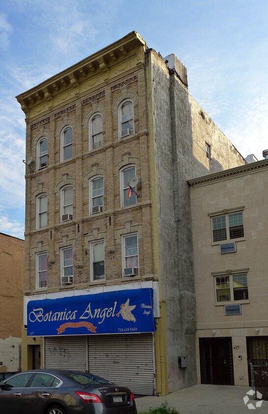 Foto principal - 437 Wilson Ave