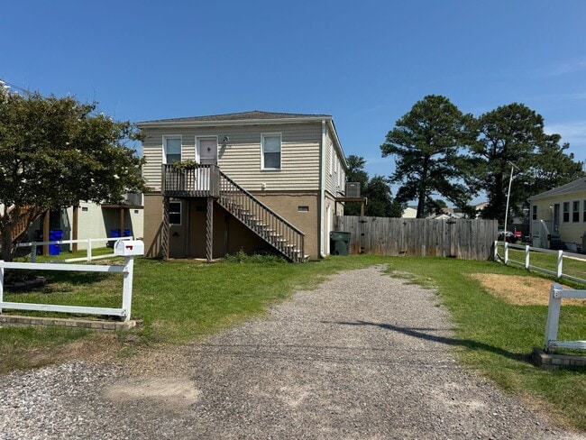 Building Photo - 9538 16th Bay St