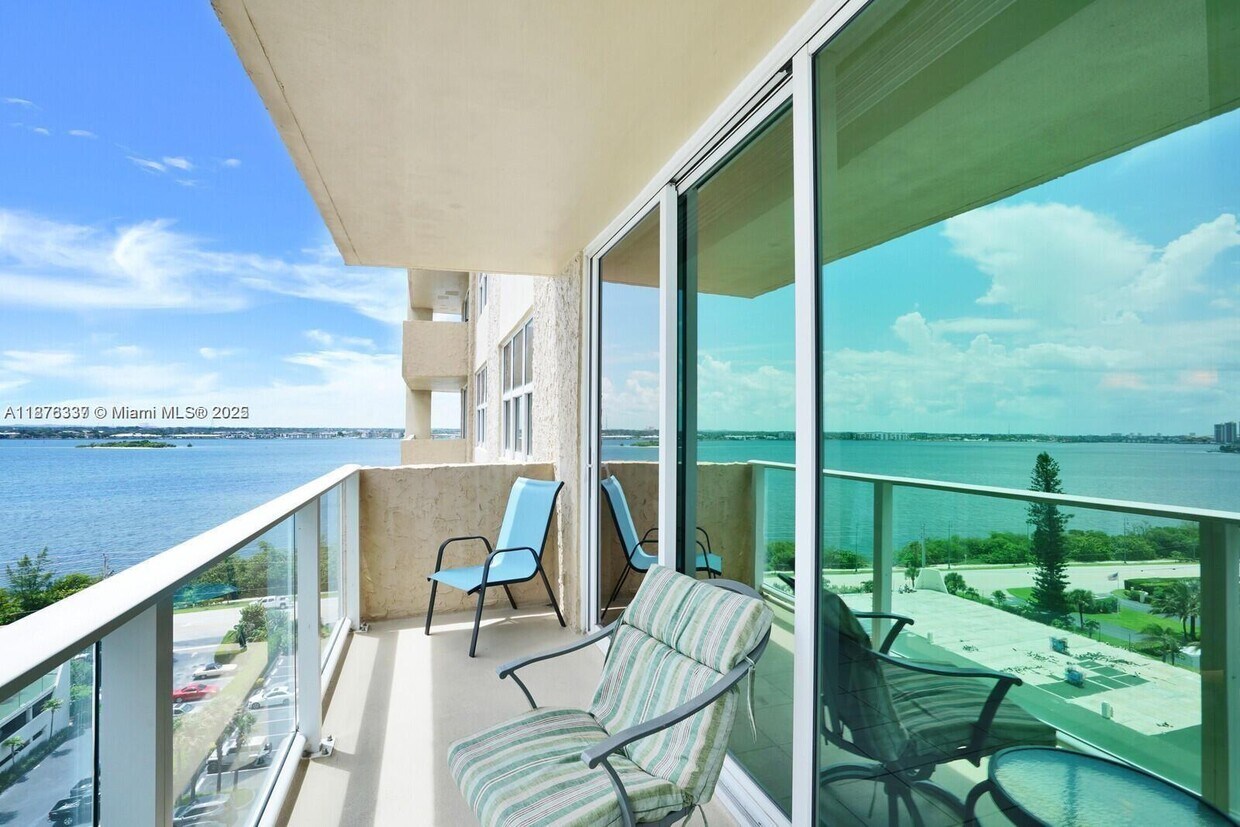 Foto principal - 5440 N Ocean Dr