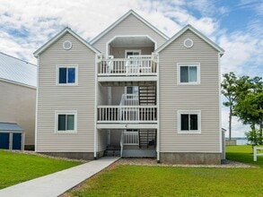 Building Photo - 89 Country C
