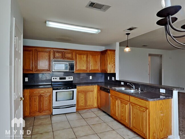 Building Photo - 608 Dorchester Dr