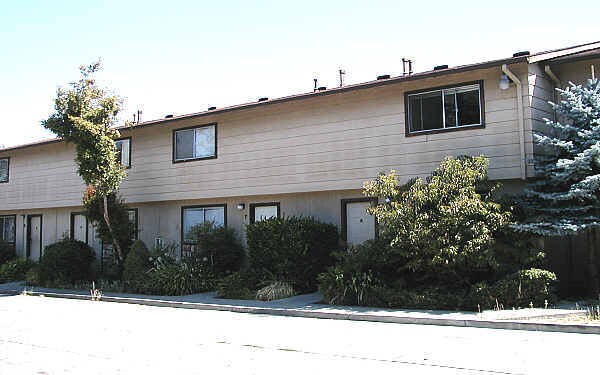 Building Photo - 423 Bartlett Ave