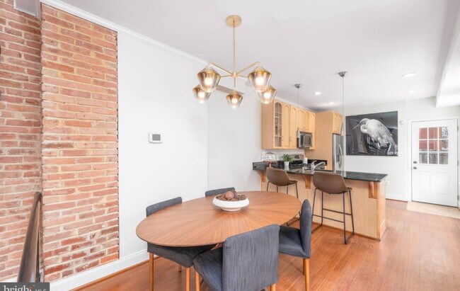 Foto del edificio - 2808 E Fairmount Ave