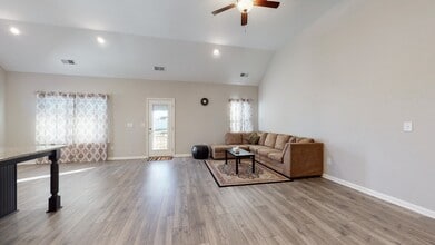 Building Photo - 317 Edgefield Ct