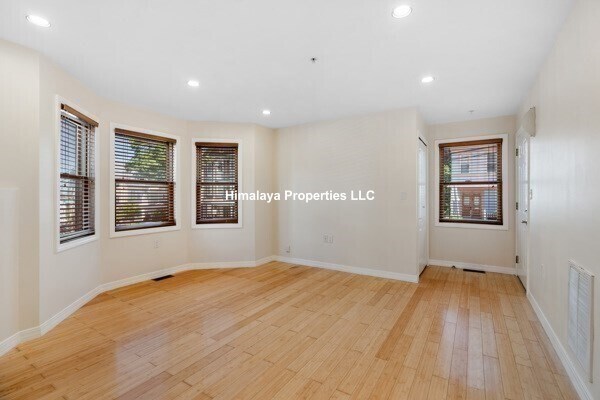 Building Photo - 65 Calumet St