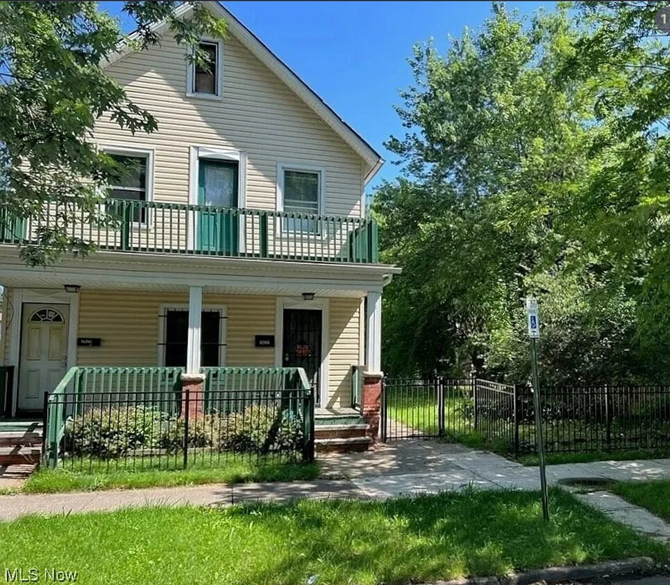 Foto del edificio - 3422 Seymour Ave