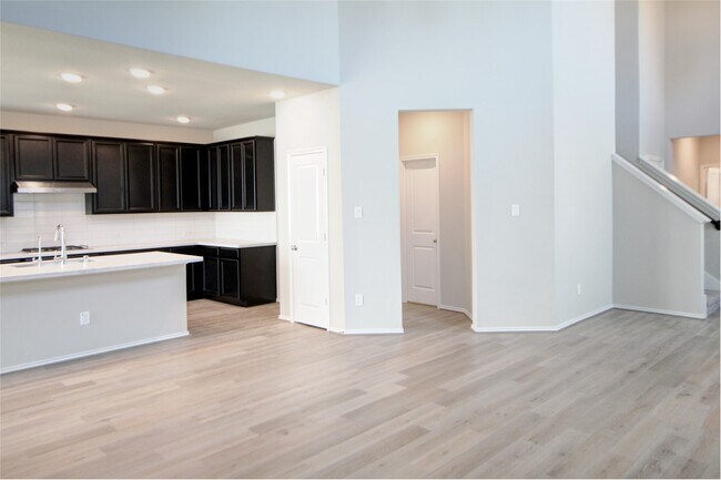 Foto del edificio - 523 Timber Voyage Ct