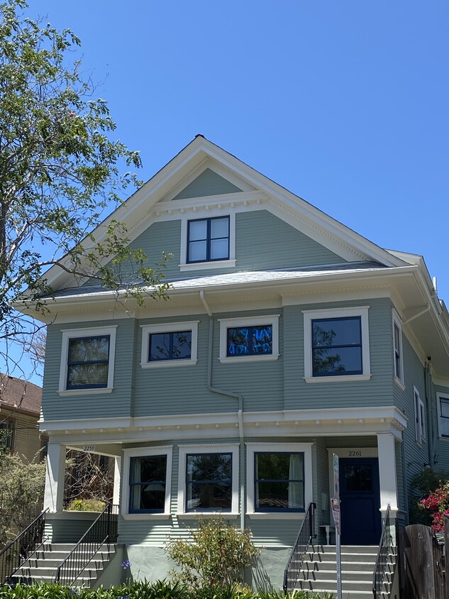 Primary Photo - 2261 Derby St