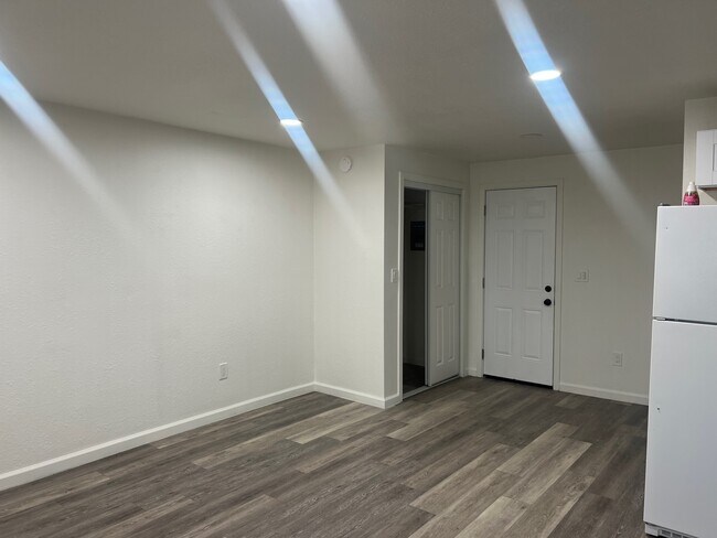 Foto del edificio - 814 W 7th St