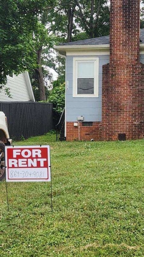 Primary Photo - 115 Keowee Ave