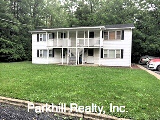 Primary Photo - 6 Oakwood Dr