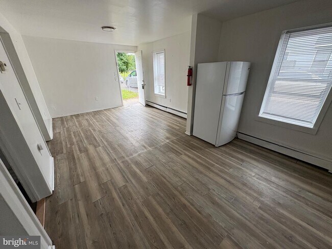 Foto del edificio - 120 E Main St