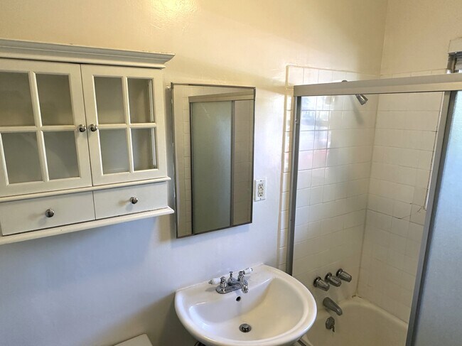 Building Photo - 1137 Amoroso Pl