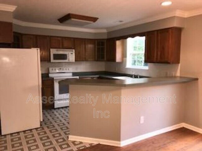 Building Photo - 432 Drakewood Rd