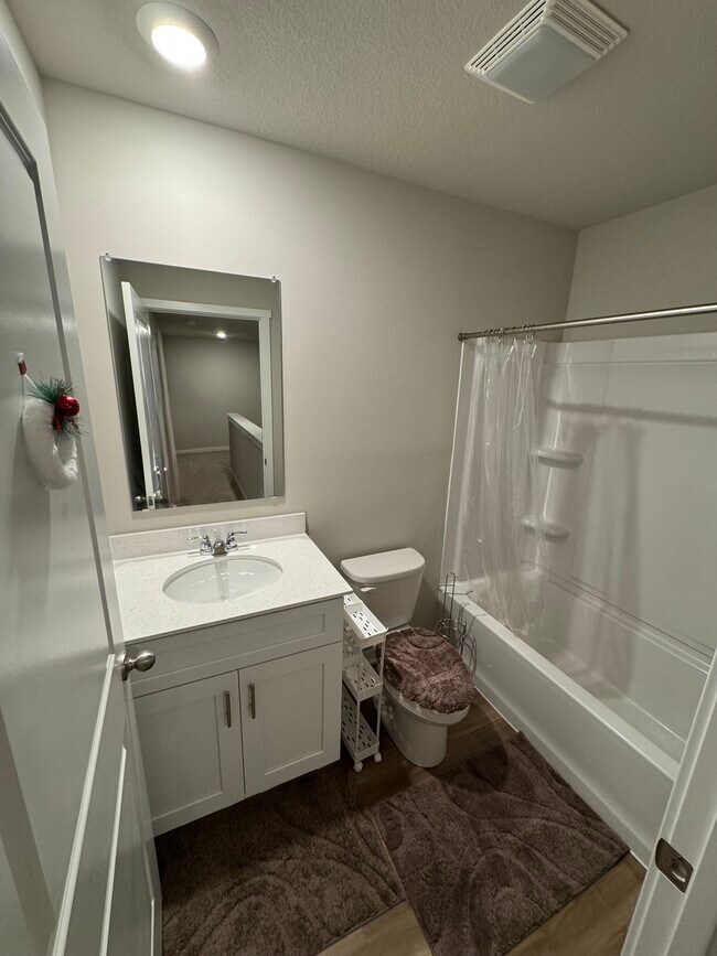 Foto del edificio - 1603 NE Crossing Oaks Ln