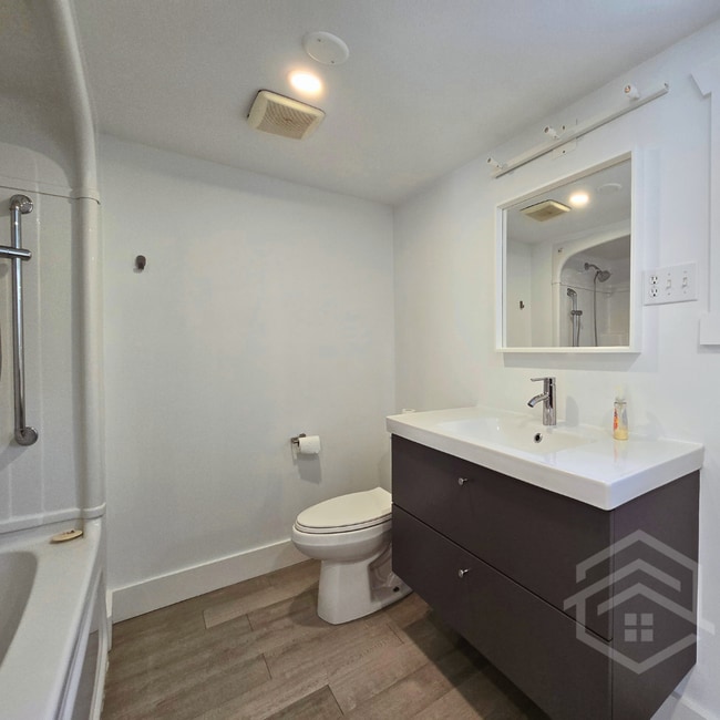 Building Photo - 3-Bedroom House available in Otterville!!