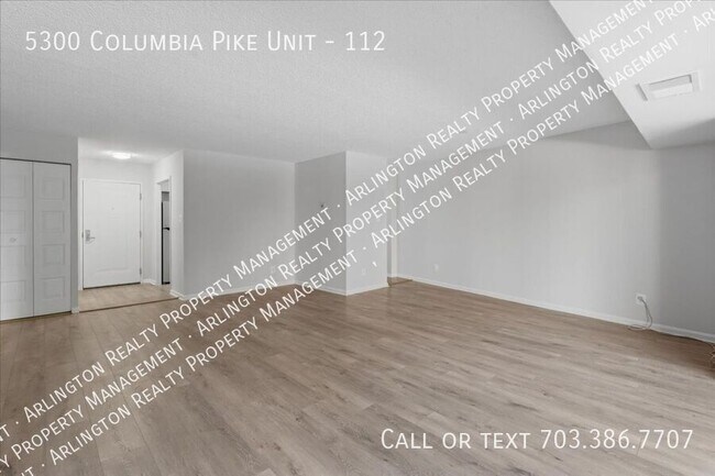 Foto del edificio - 5300 Columbia Pike