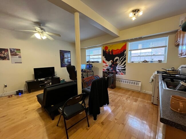 Foto del edificio - 1559 Beacon St