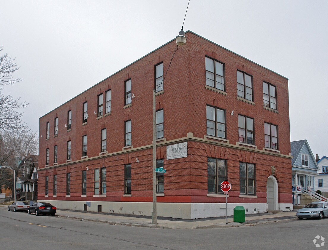 Primary Photo - 2105 W Lapham St