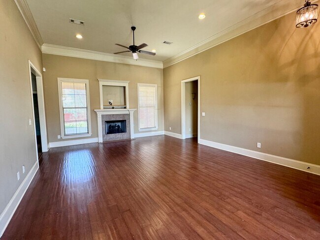 Foto del edificio - 117 Still House Creek Dr