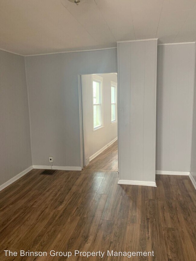 Foto del edificio - 4 br, 1.5 bath House - 407 Lawrence Street