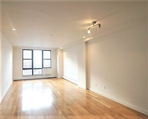 Primary Photo - 1409 5th Ave