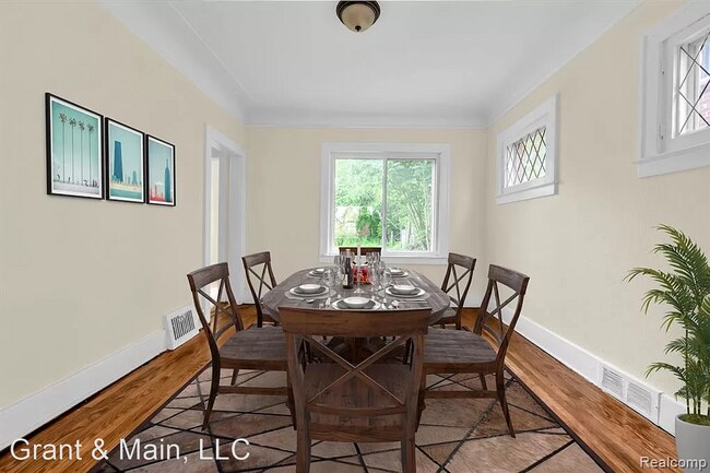 Foto del edificio - 3 br, 1 bath House - 15841 Wisconsin
