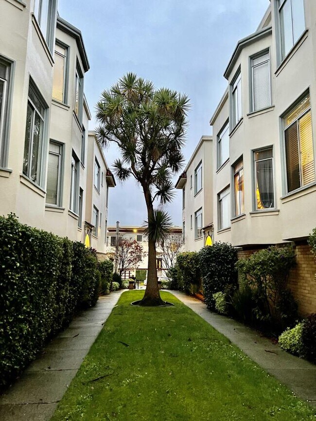 Building Photo - 1 bedroom in San Francisco CA 94118