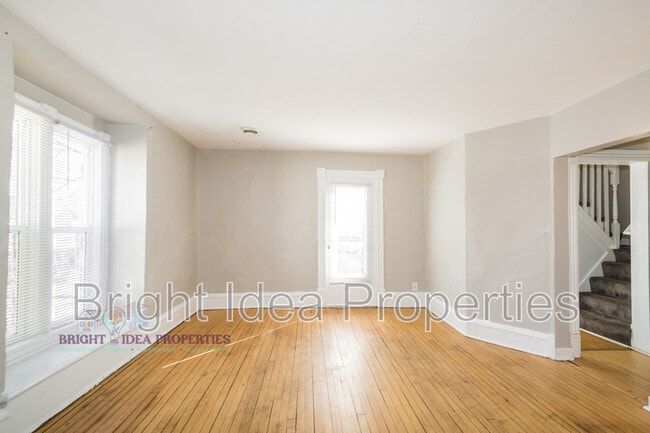 Foto del edificio - 3322 Clinton Ave