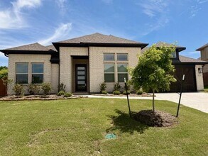 Building Photo - 4210 Bel Air Dr