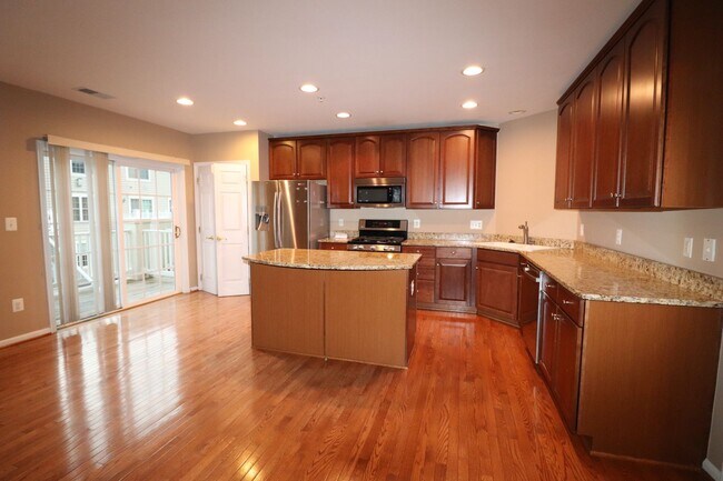 Photo - 4635 Battenburg Ln House