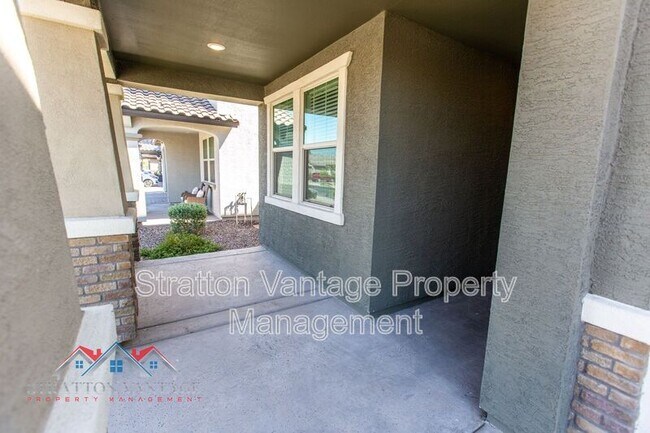Building Photo - 15075 W McKinley St