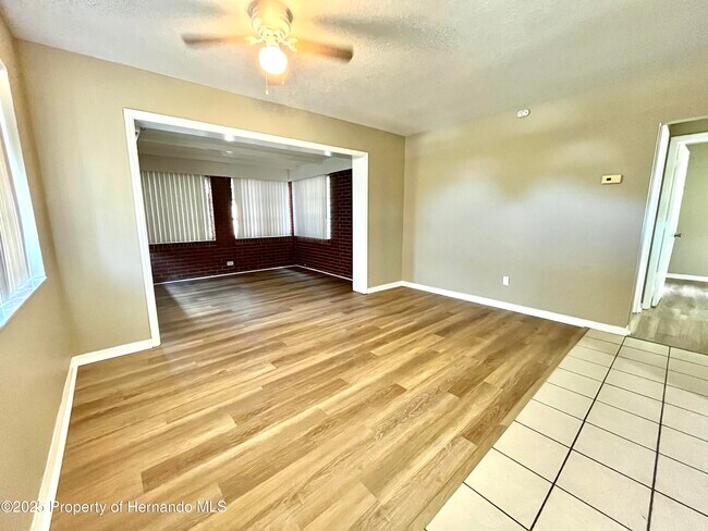 Foto del edificio - 1032 Marlow Ave