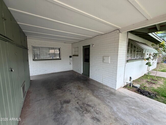 Foto del edificio - 1725 S Sierra Vista Dr