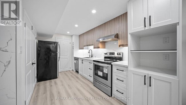 Building Photo - 341 Ironside Dr