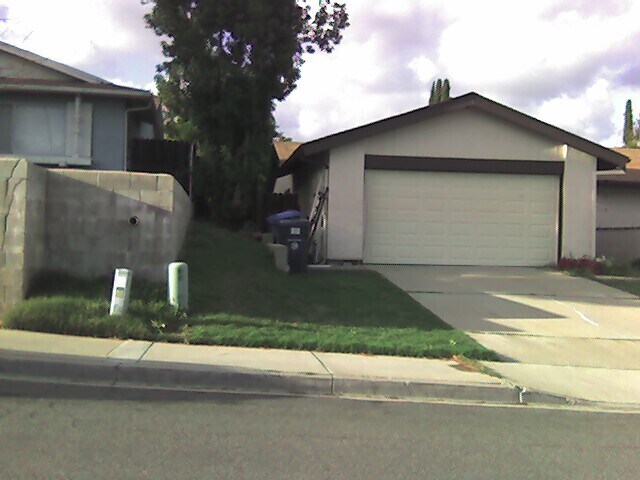 Building Photo - Single story 4/2bath home with large patio...