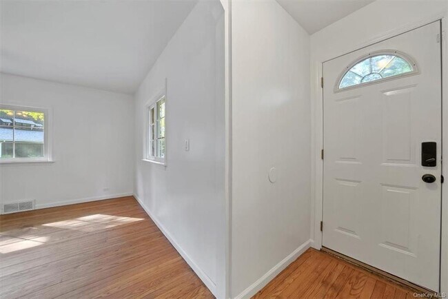 Building Photo - 3 Boyles Ct
