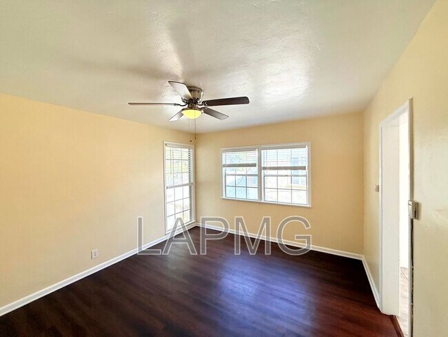 Foto del edificio - 4080-4084 Leimert Blvd