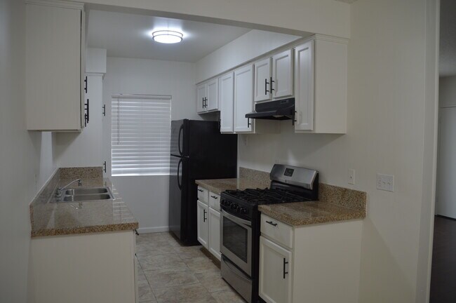 Building Photo - 3615 Vinton Ave