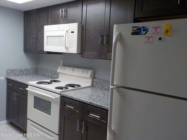 Building Photo - 1617 Sunny Brook Ln