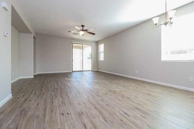 Foto del edificio - 22401 N 102nd Ln