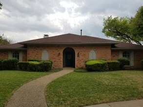 Building Photo - 2320 Kidwell Cir