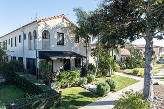 Building Photo - 426 N Alta Vista Blvd