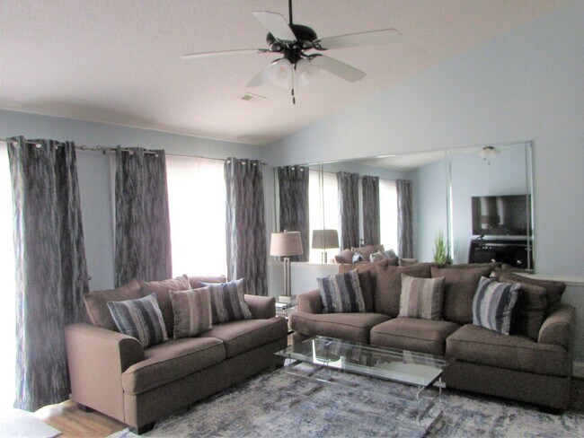 Foto del edificio - 330 S Middleton Dr NW