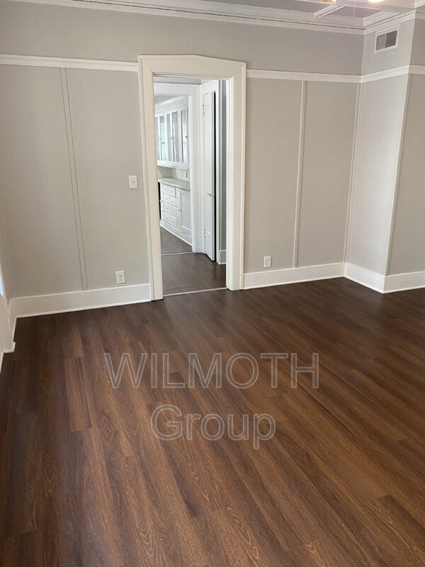 Building Photo - 408 W Mulberry St