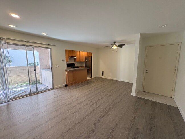 Building Photo - ***$500 move-in special***Must See Clairemont Condo!