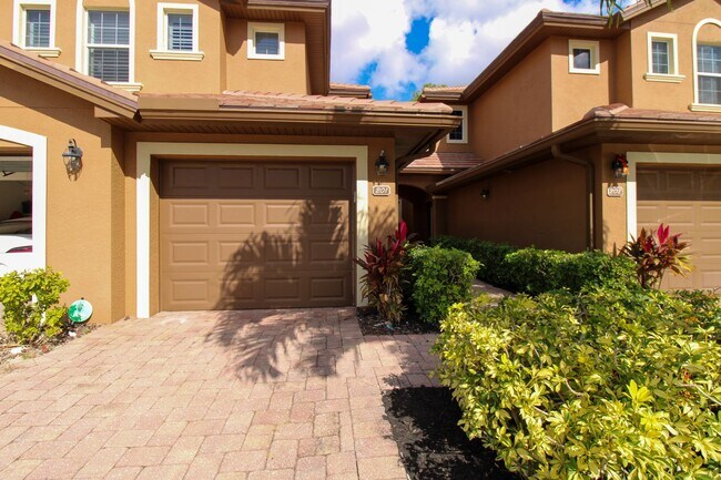 Foto del edificio - ***SEASONAL OR ANNUAL***FULLY FURNISHED***PLAYERS CLUB AVAILABLE** GATED COMMUNITY***
