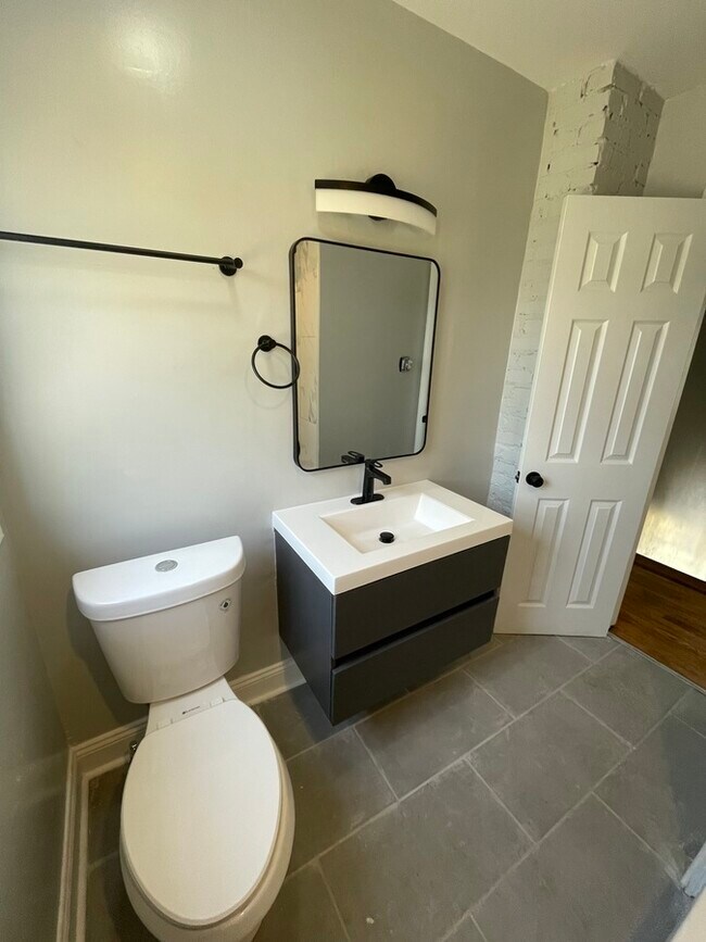 Building Photo - 506 Highland Dr