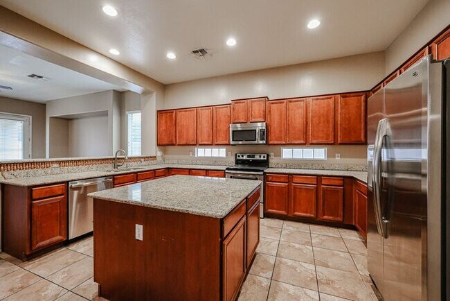 Foto del edificio - COMING SOON !! Spacious 4 Bed, 2.5 Bath 2 Story Home in Shadow Ridge Community/ Chandler