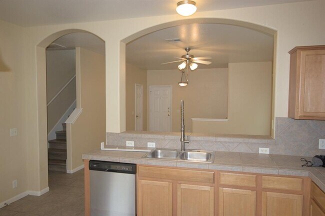 Building Photo - 2404 Allred Dr